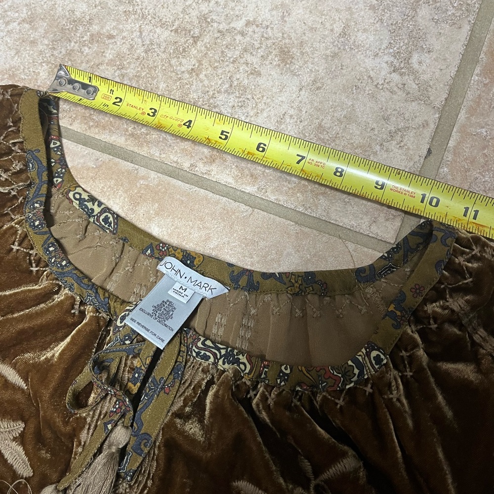 Embroidered chocolate brown top 🤠 - Picture 8 of 11